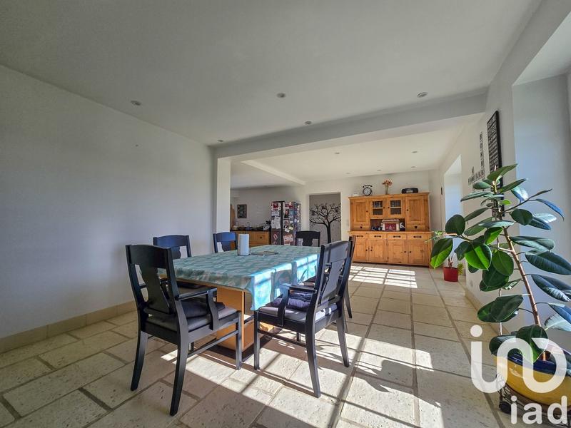 Maison - 238 m² - 8 pièces