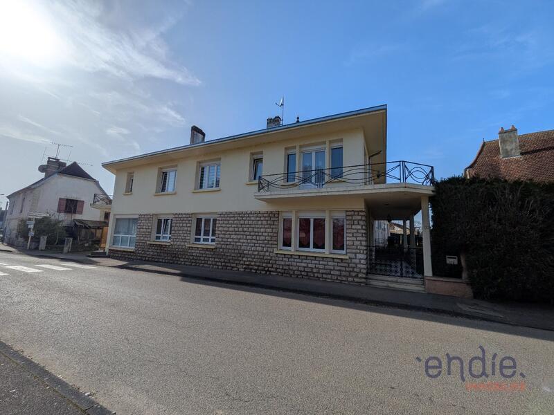 Maison - 355 m² - 10 pièces