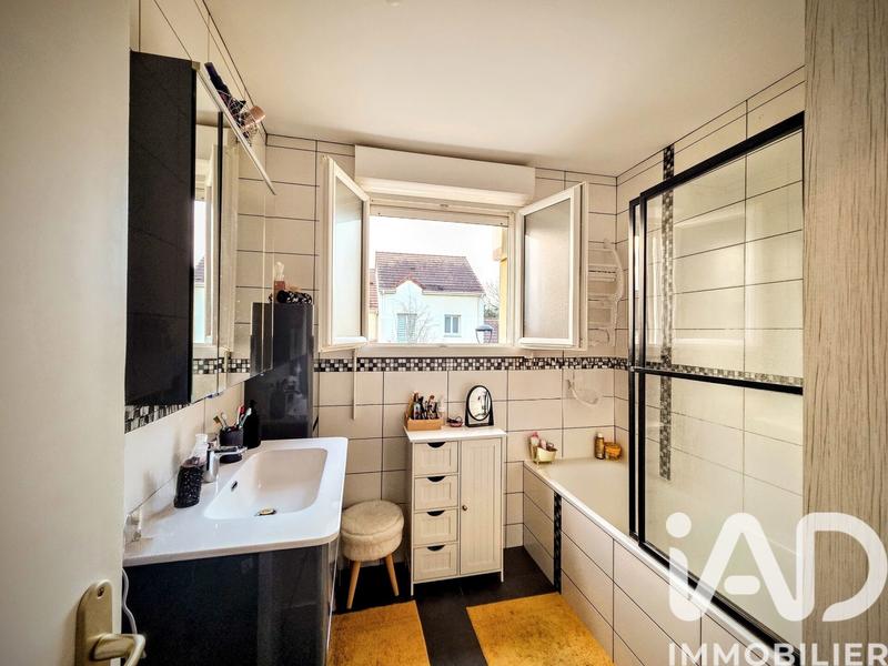 Maison - 81 m² - 4 pièces