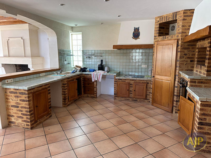 Maison - 200 m² - 7 pièces