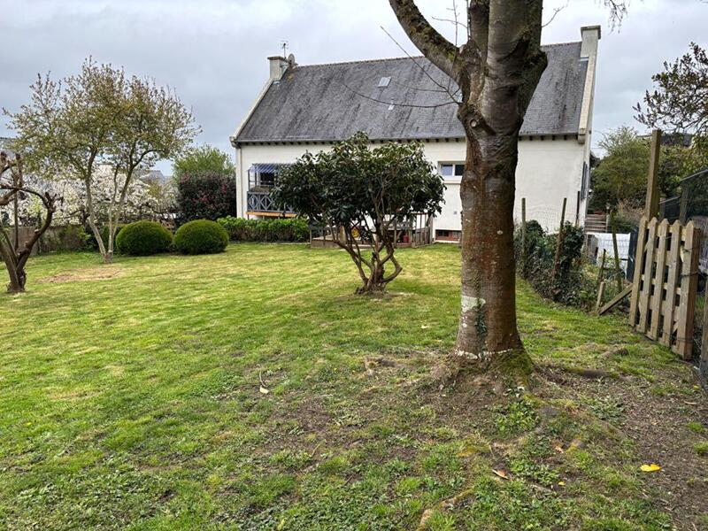 Maison - 166 m² - 8 pièces