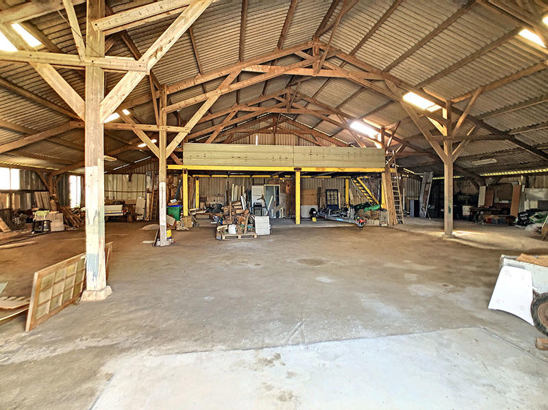 Maison - 220 m² - 7 pièces