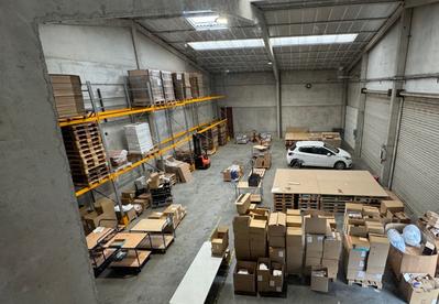 Local d'activité / Entrepôt - 417 m²
