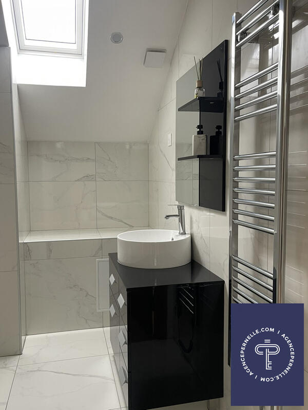 Maison - 177 m² - 6 pièces