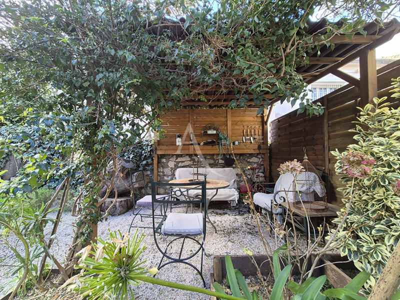 Maison - 340 m² - 14 pièces