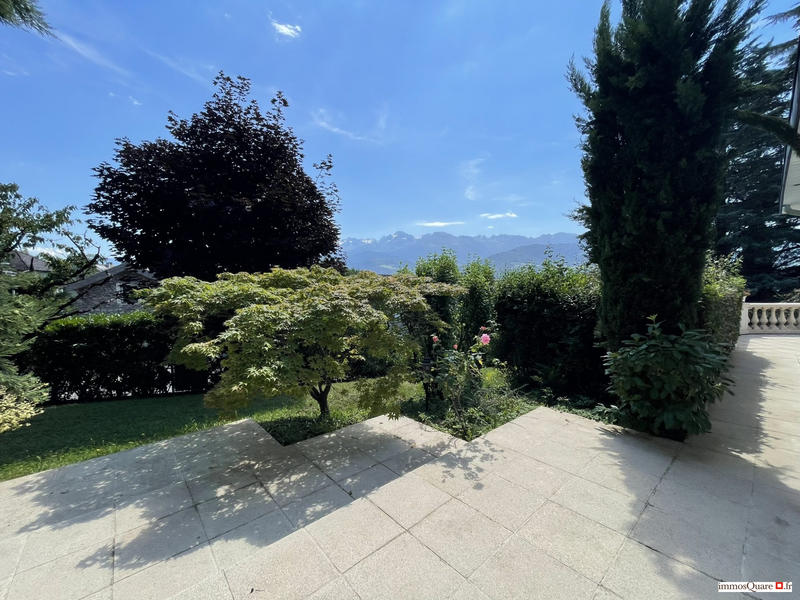 Villa - 249 m² - 9 pièces