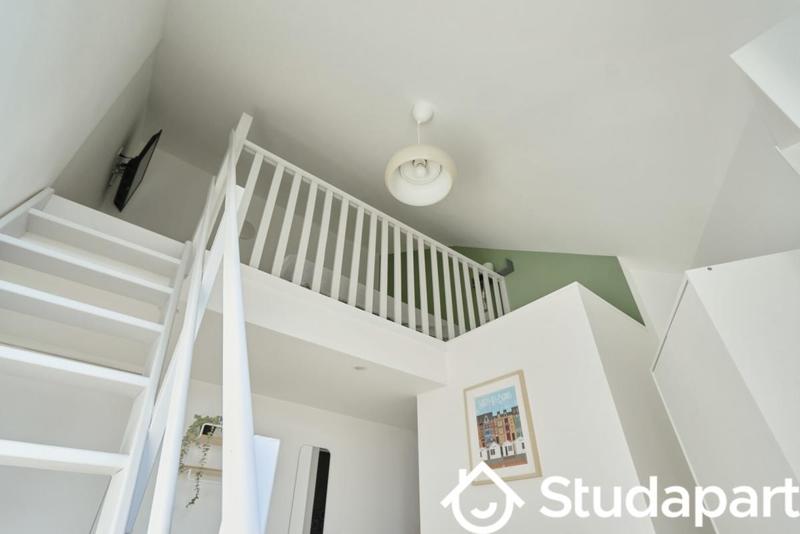 Chambre - 9 m² - 1 pièce