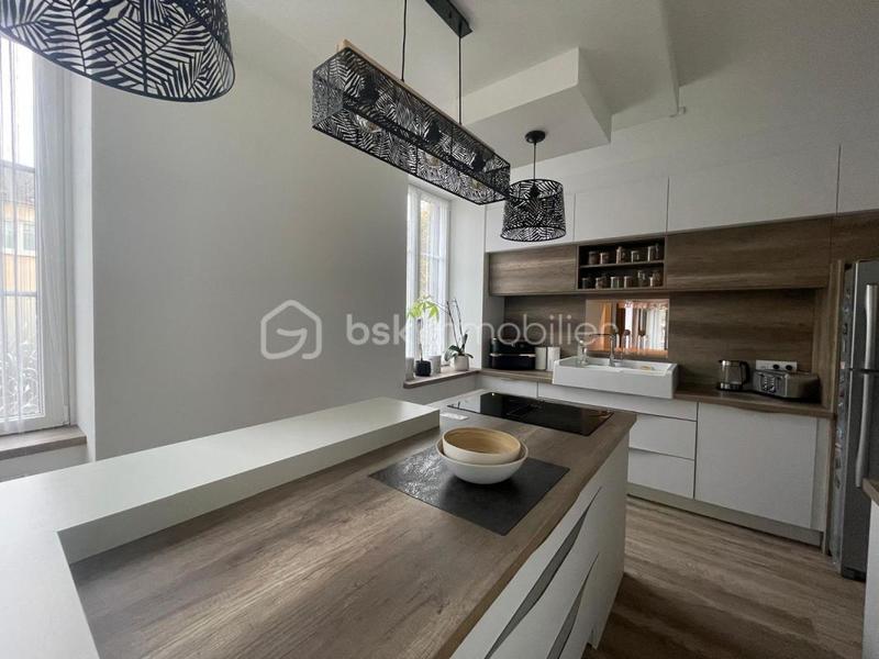 Maison en pierre - 228 m² - 8 pièces