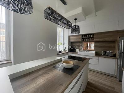 Maison en pierre - 228 m² - 8 pièces