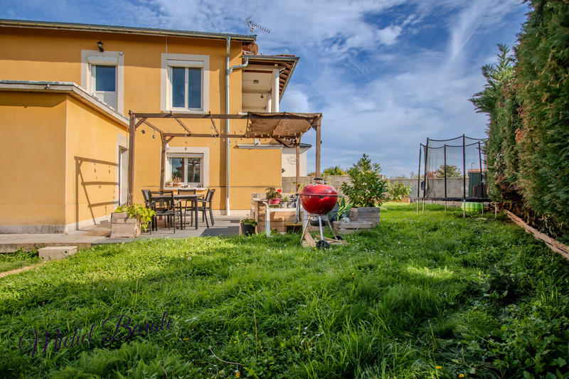 Maison - 200 m² - 7 pièces