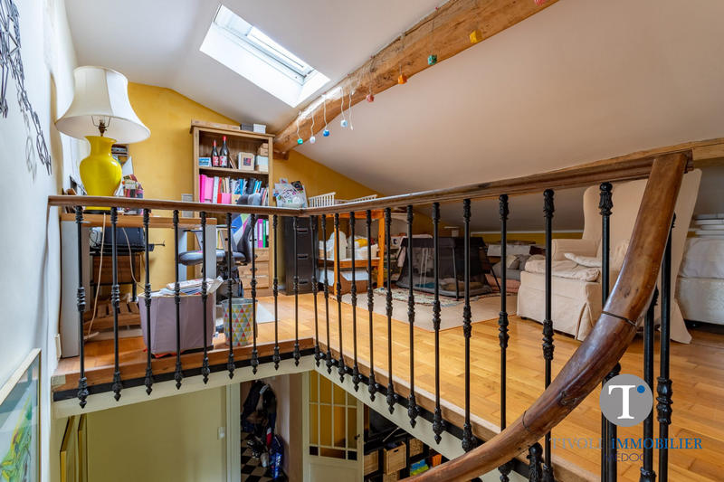 Maison - 530 m² - 10 pièces