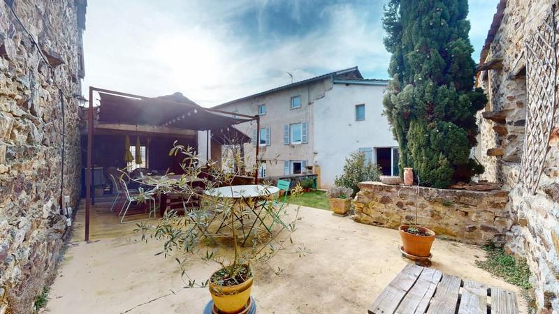 Maison - 240 m² - 5 pièces