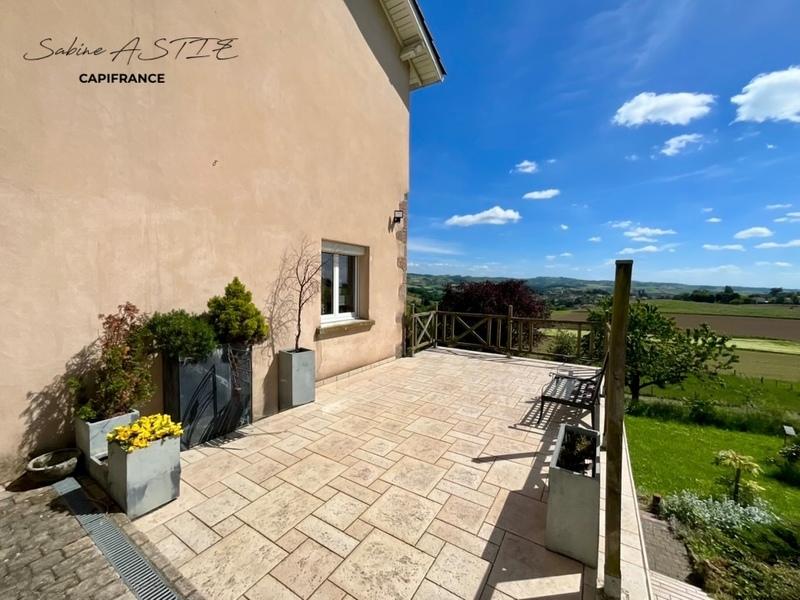 Maison - 185 m² - 6 pièces