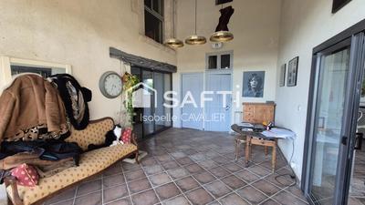 Maison - 255 m² - 8 pièces