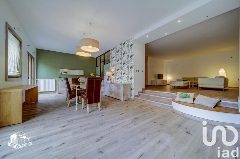 Maison - 227 m² - 8 pièces