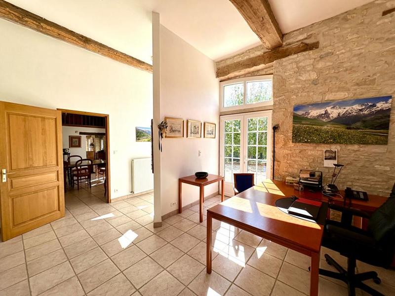 Maison - 345 m² - 13 pièces