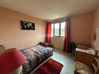 Maison - 99 m² - 6 pièces