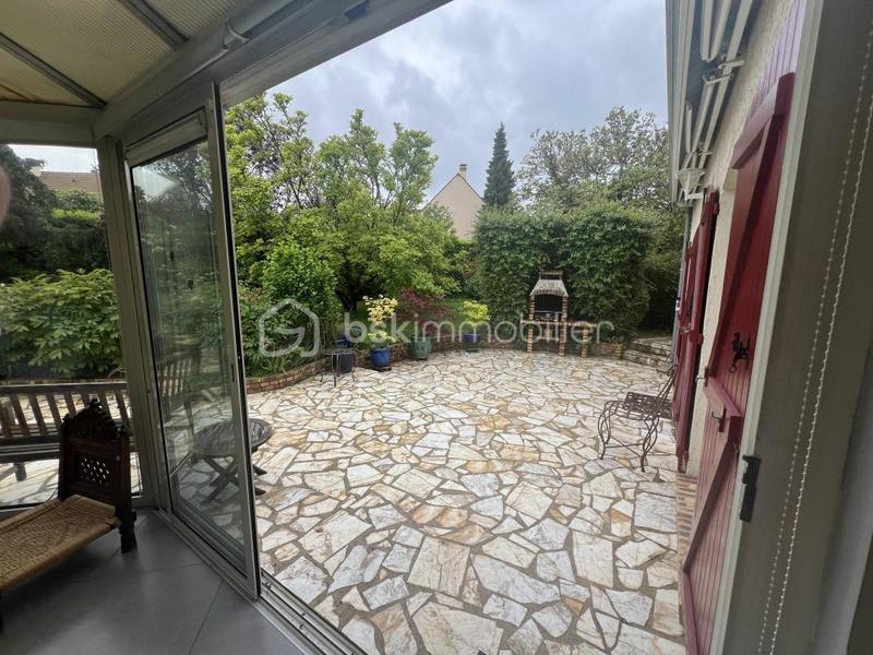 Demeure - 250 m² - 6 pièces