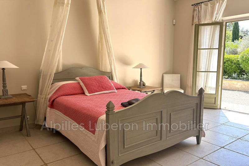 Maison - 260 m² - 7 pièces