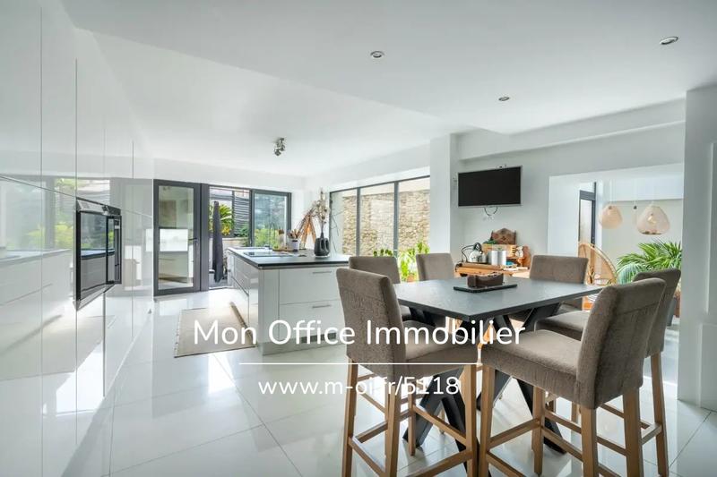 Maison de village - 280 m² - 4 pièces