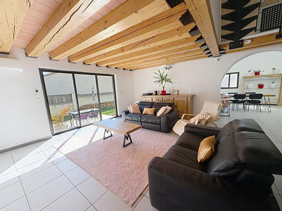 Maison - 250 m² - 7 pièces