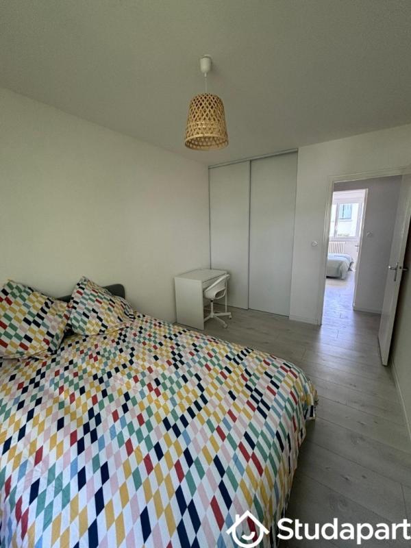 Chambre - 11 m² - 1 pièce