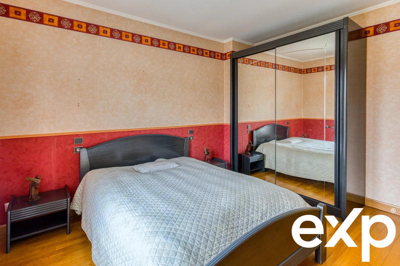 Maison - 121 m² - 7 pièces