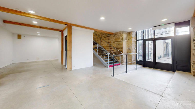 Local commercial - 218 m² - 1 pièce