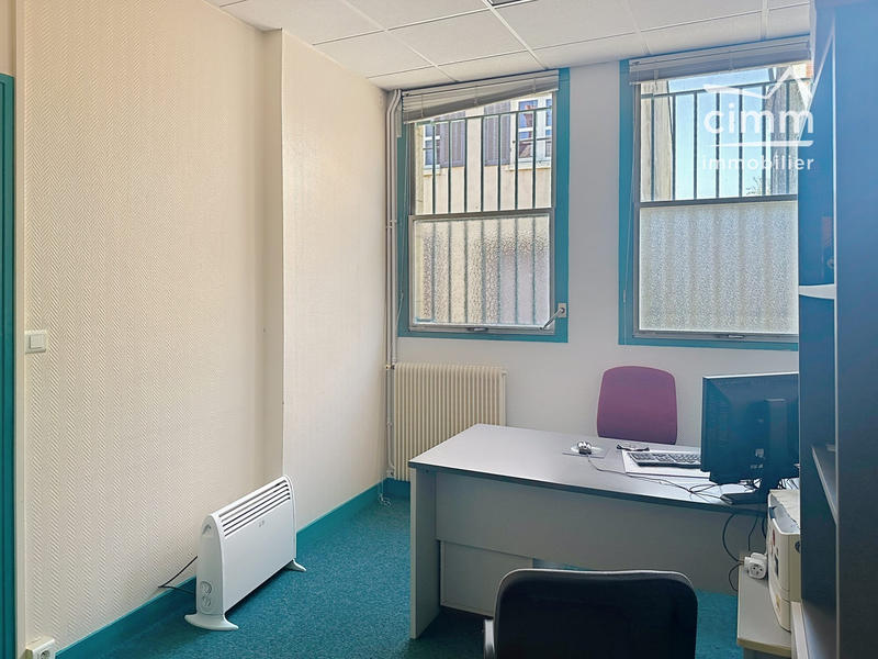 Bureau - 79 m² - 2 pièces