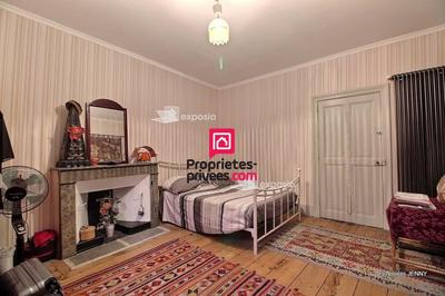 Maison - 230 m² - 6 pièces