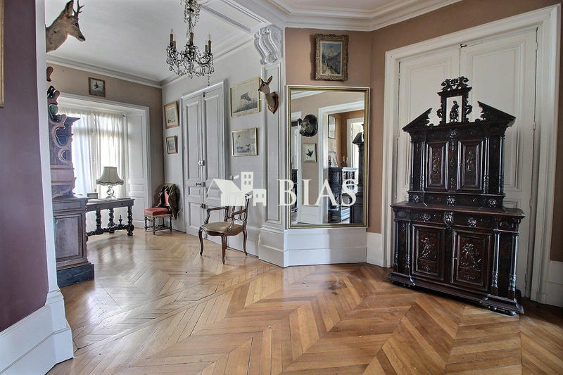 Appartement - 165 m² - 5 pièces