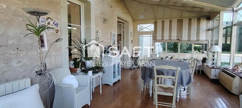 Maison de maîtres - 350 m² - 8 pièces