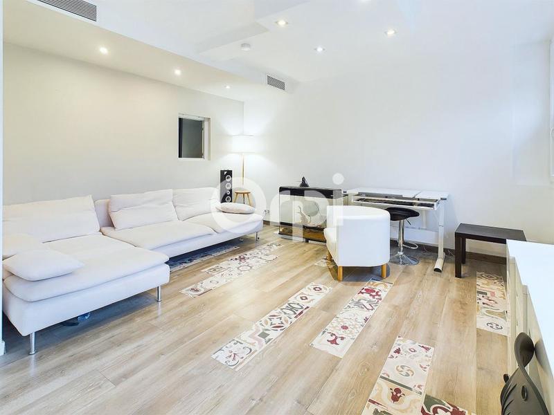 Loft - 84 m² - 3 pièces