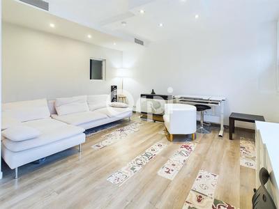 Loft - 84 m² - 3 pièces