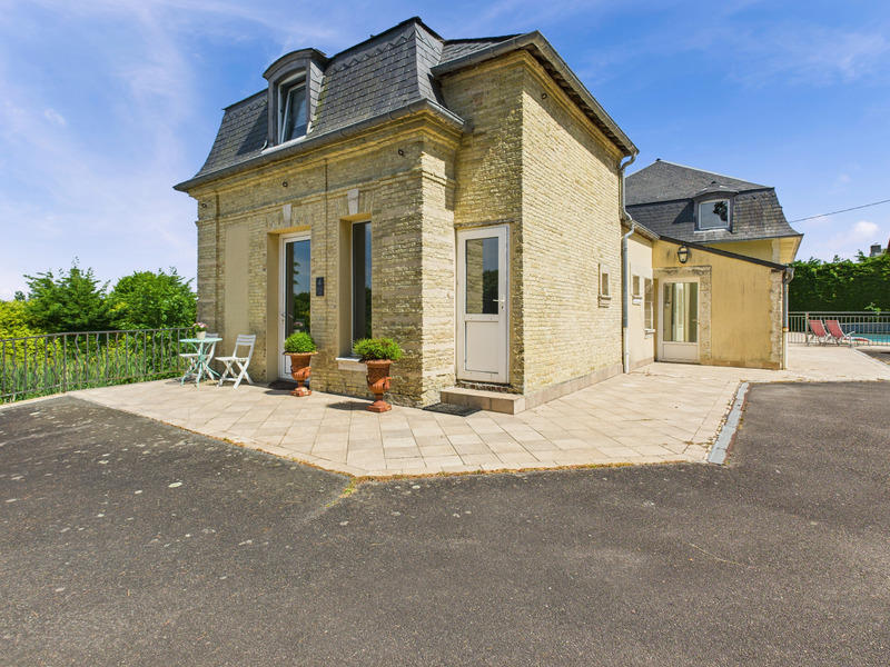 Maison - 230 m² - 7 pièces