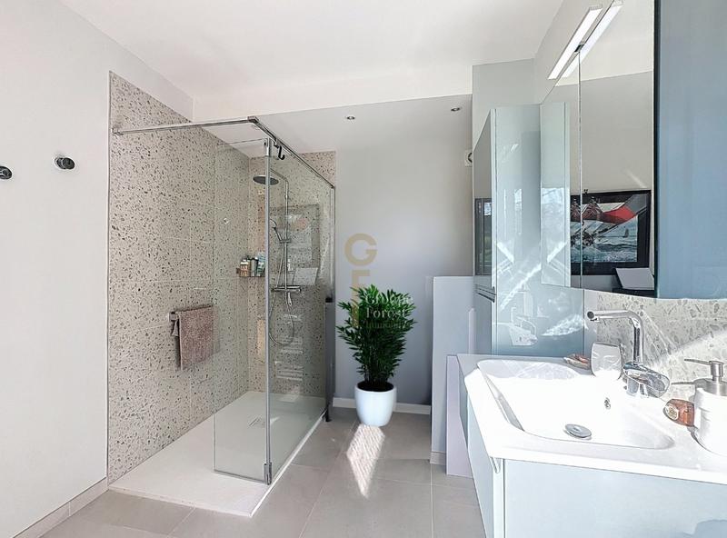 Maison - 160 m² - 5 pièces