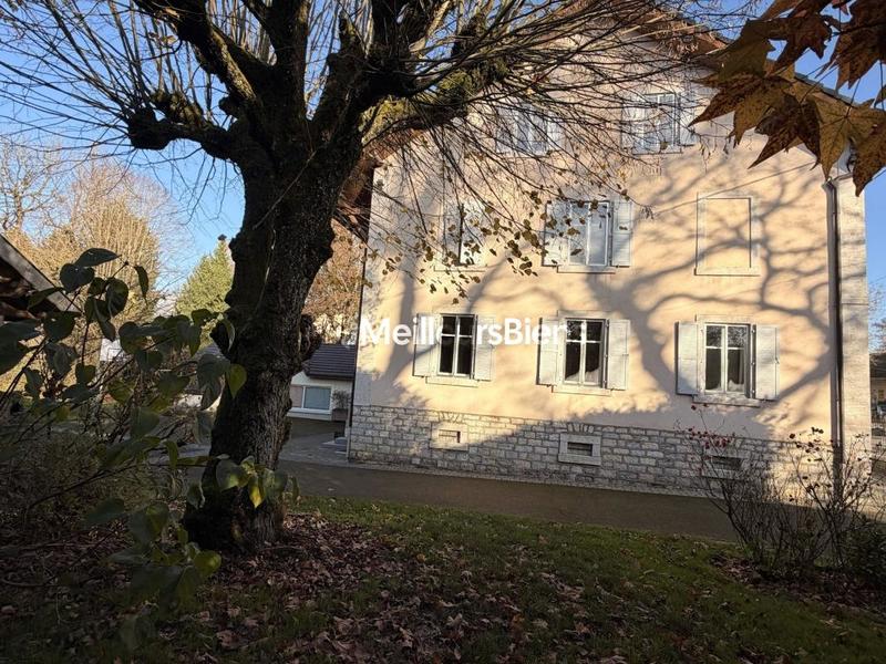 Maison - 375 m² - 12 pièces