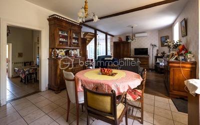 Maison - 95 m² - 5 pièces