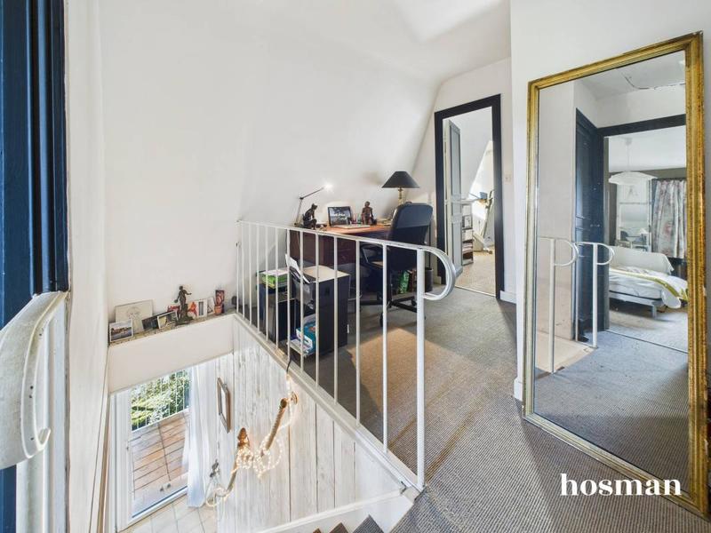 Maison - 166 m² - 8 pièces