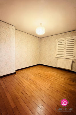 Maison - 97 m² - 6 pièces