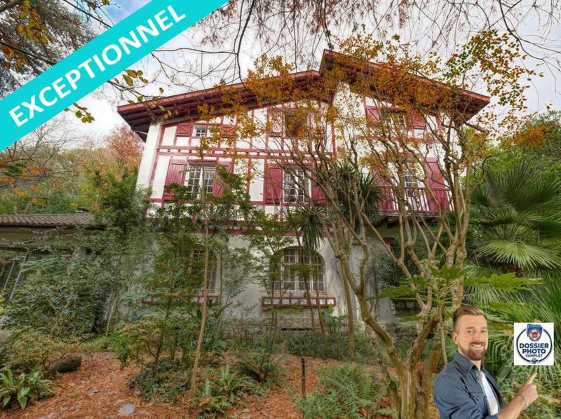 Maison - 400 m² - 14 pièces