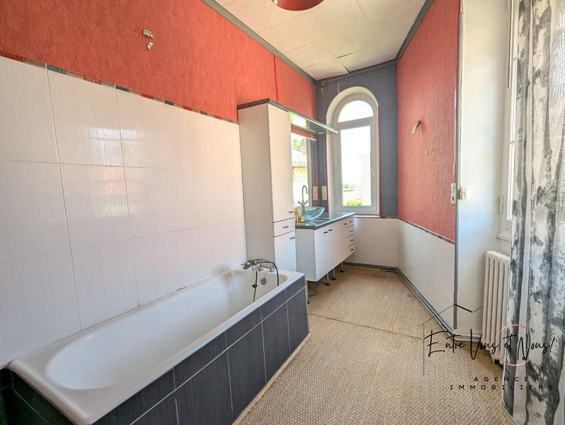 Maison - 219 m² - 8 pièces