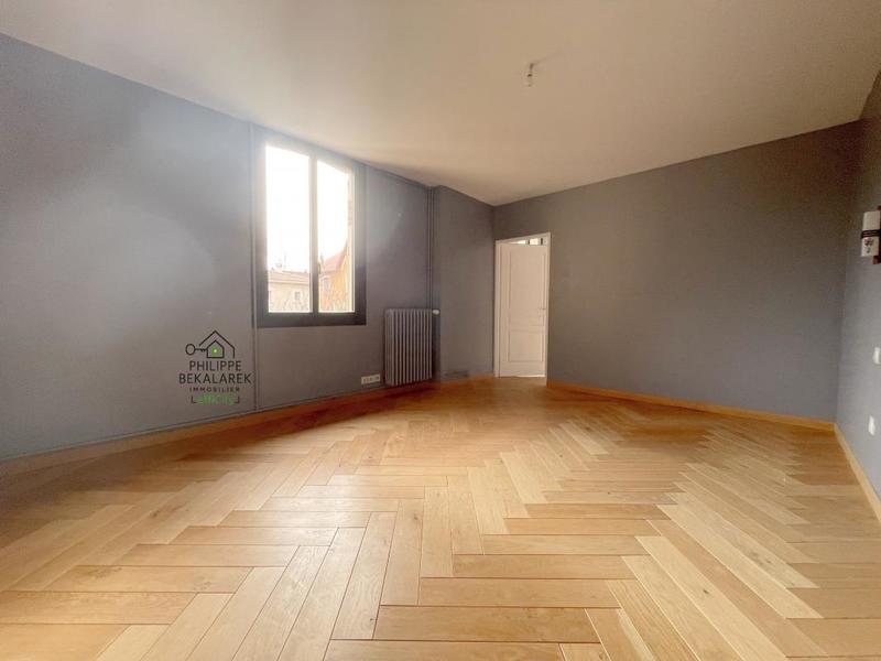 Maison - 228 m² - 9 pièces