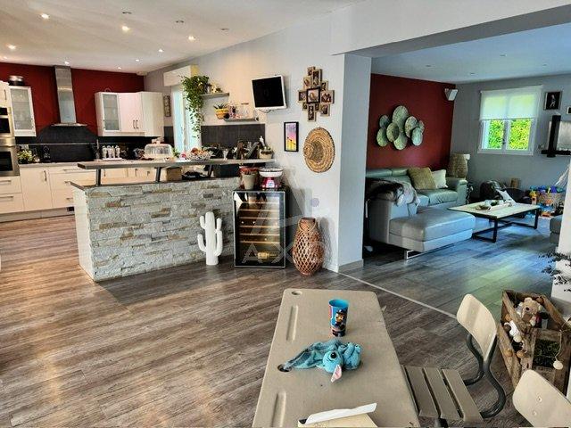 Maison - 172 m² - 6 pièces