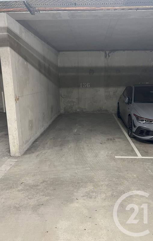 Parking / Garage