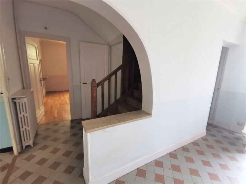 Maison - 246 m² - 7 pièces