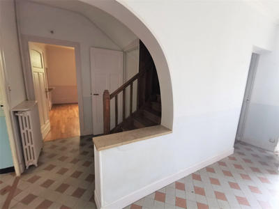 Maison - 246 m² - 7 pièces