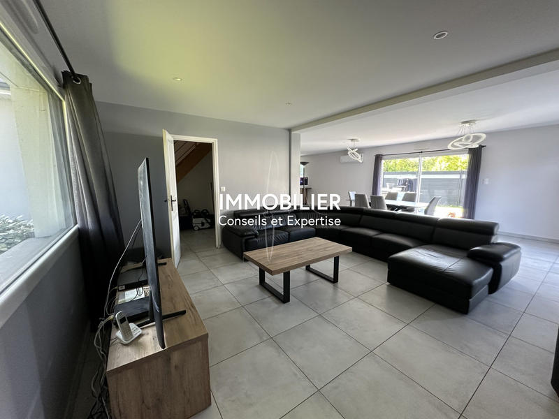 Maison traditionnelle - 163 m² - 6 pièces