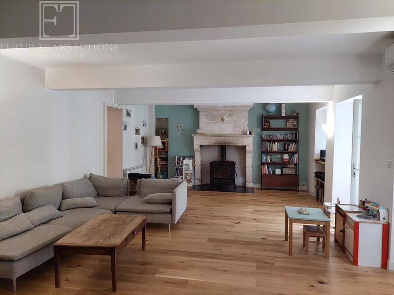 Maison - 210 m² - 9 pièces