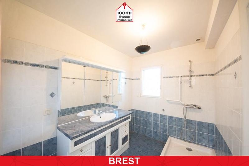 Maison - 200 m² - 5 pièces